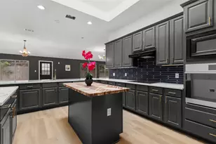 2527 Crenshaw Dr, Round Rock, TX 78664 - Photo 16