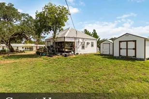 227 Henderson Ln, Lockhart, TX 78644 - Photo 20