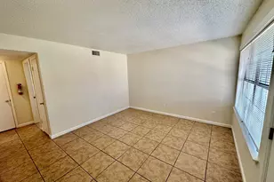 102 Lady Bird Ln, San Marcos, TX 78666 - Photo 8