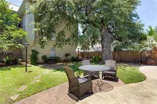 910 Duncan Ln, Austin, TX 78705 - Photo 18