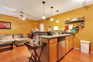 910 Duncan Ln, Austin, TX 78705 - Photo 8