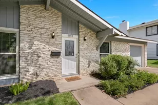 8012 Stillwood Ln, Austin, TX 78757 - Photo 4