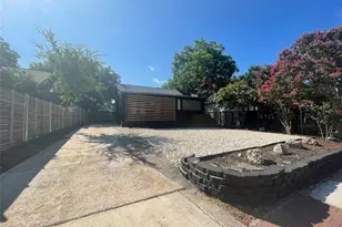 1403 Newfield Ln, Austin, TX 78703 - Photo 2