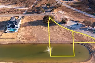 56 Clearwater Dr, Kingsland, TX 78639 - Photo 2