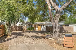 904 Plateau Cir, Austin, TX 78745 - Photo 1