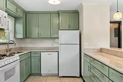904 Plateau Circle, Austin, TX 78745 - Photo 8