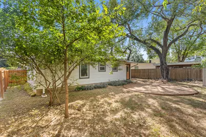 904 Plateau Circle, Austin, TX 78745 - Photo 16