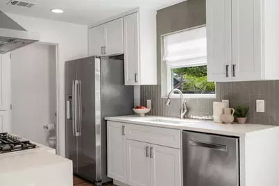 605 Harris Avenue, Austin, TX 78705 - Photo 14