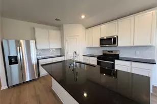 109 Holmby Dr, Hutto, TX 78634 - Photo 4