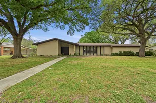 908 Vogel Dr, Lockhart, TX 78644 - Photo 1