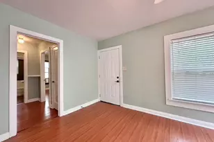914 E 39th St, Austin, TX 78751 - Photo 8