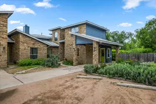 913 Stobaugh St, Austin, TX 78757 - Photo 2