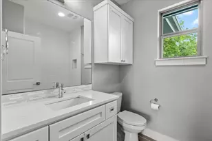 913 Stobaugh St, Austin, TX 78757 - Photo 38