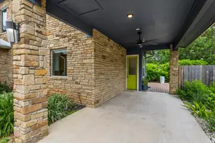 913 Stobaugh St, Austin, TX 78757 - Photo 4