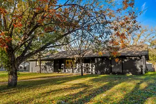 2504 Wildgrove Dr, Austin, TX 78704 - Photo 2