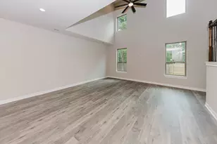 122 W Kikipua Ln, Bastrop, TX 78602 - Photo 6