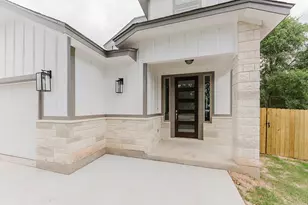 122 W Kikipua Ln, Bastrop, TX 78602 - Photo 2