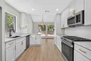 11202 Balcones Woods Cove, Austin, TX 78759 - Photo 12