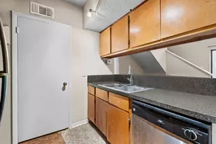 2510 San Gabriel St, Austin, TX 78705 - Photo 2