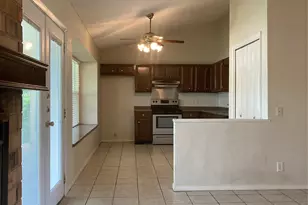 2002 Ridgetop Dr, Round Rock, TX 78664 - Photo 4