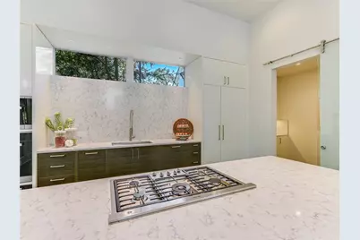 1107 W 31st Street, Austin, TX 78705 - Photo 12