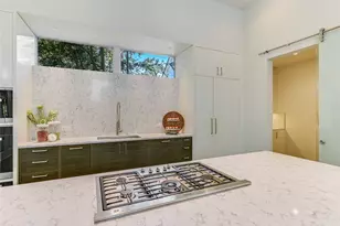 1107 W 31st St, Austin, TX 78705 - Photo 12