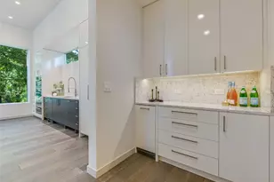 1107 W 31st St, Austin, TX 78705 - Photo 14