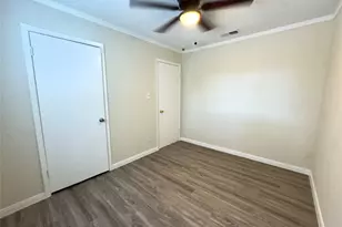 4503 E Stassney Ln, Austin, TX 78744 - Photo 10