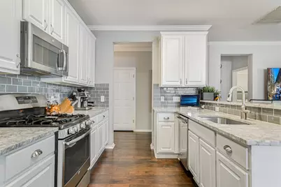 2817 Kinney Oaks Court, Austin, TX 78704 - Photo 8