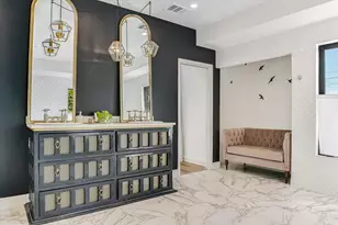1300 Navasota St, Austin, TX 78702 - Photo 16