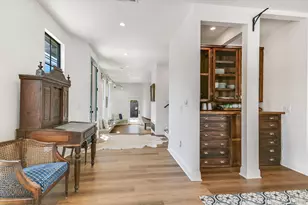 1300 Navasota St, Austin, TX 78702 - Photo 6