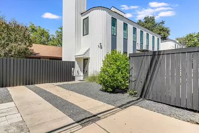 1300 Navasota Street, Austin, TX 78702 - Photo 20