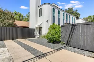 1300 Navasota St, Austin, TX 78702 - Photo 20
