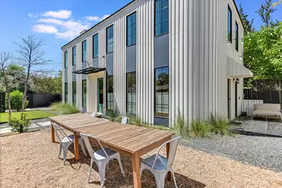 1300 Navasota Street, Austin, TX 78702 - Photo 2