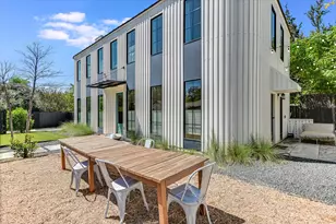 1300 Navasota St, Austin, TX 78702 - Photo 2