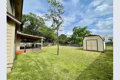 8905 Bridgewood Trail, Austin, TX 78729 - Photo 32