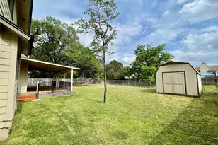8905 Bridgewood Trail, Austin, TX 78729 - Photo 32