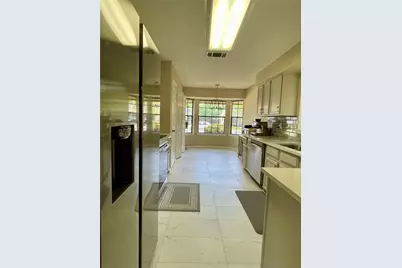 8905 Bridgewood Trail, Austin, TX 78729 - Photo 10