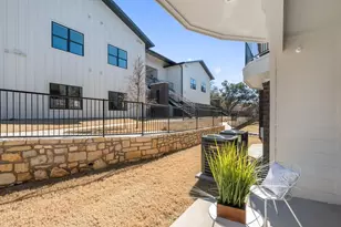 2450 Wickersham Ln, Austin, TX 78741 - Photo 24