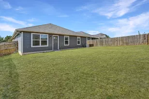 132 Denton Dr, Hutto, TX 78634 - Photo 32