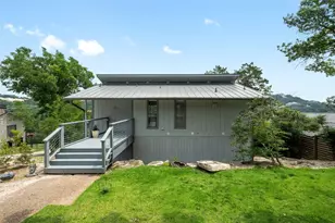 2711 Trail Of Madrones St, Austin, TX 78746 - Photo 2