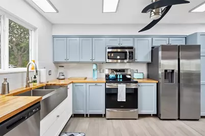 2711 Trail Of Madrones Street, Austin, TX 78746 - Photo 12