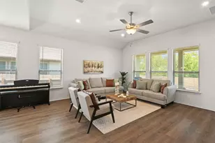 211 Brookside St, Hutto, TX 78634 - Photo 12