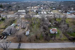 418 S Ave D Ave, Elgin, TX 78621 - Photo 24