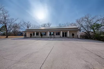 418 S Avenue D Avenue, Elgin, TX 78621 - Photo 8