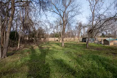 418 S Avenue D Avenue, Elgin, TX 78621 - Photo 6