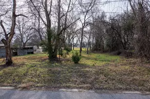 418 S Ave D Ave, Elgin, TX 78621 - Photo 4