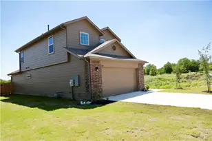 3103 Crystal Bend Dr, Pflugerville, TX 78660 - Photo 2