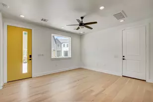 4127 E 12th St, Austin, TX 78721 - Photo 8