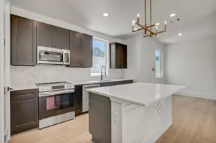 4127 E 12th St, Austin, TX 78721 - Photo 2